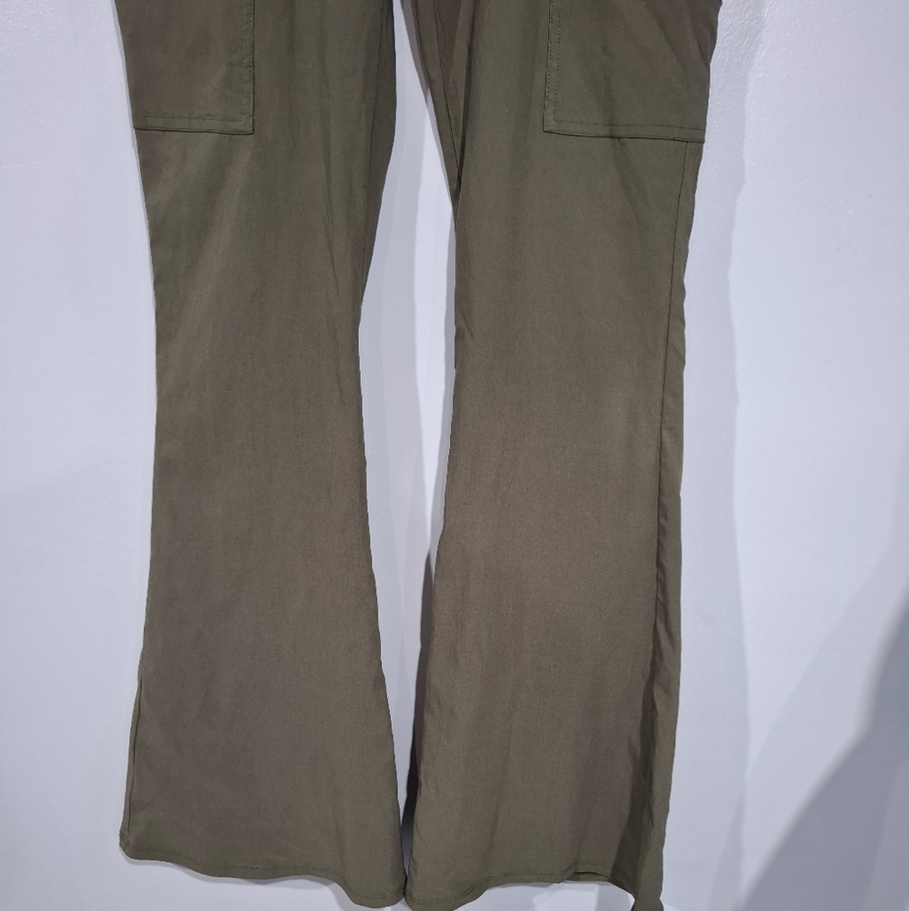 Urban Outfitters Bengaline Low-Rise Cargo Flare Pants Brown Retro Green M Y2K - Picture 3 of 11